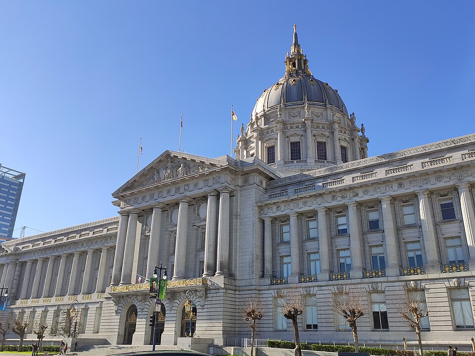 File:Ayuntamiento de San Francisco (California) 001.jpg