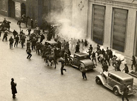 Picketers on Bloody Thursday